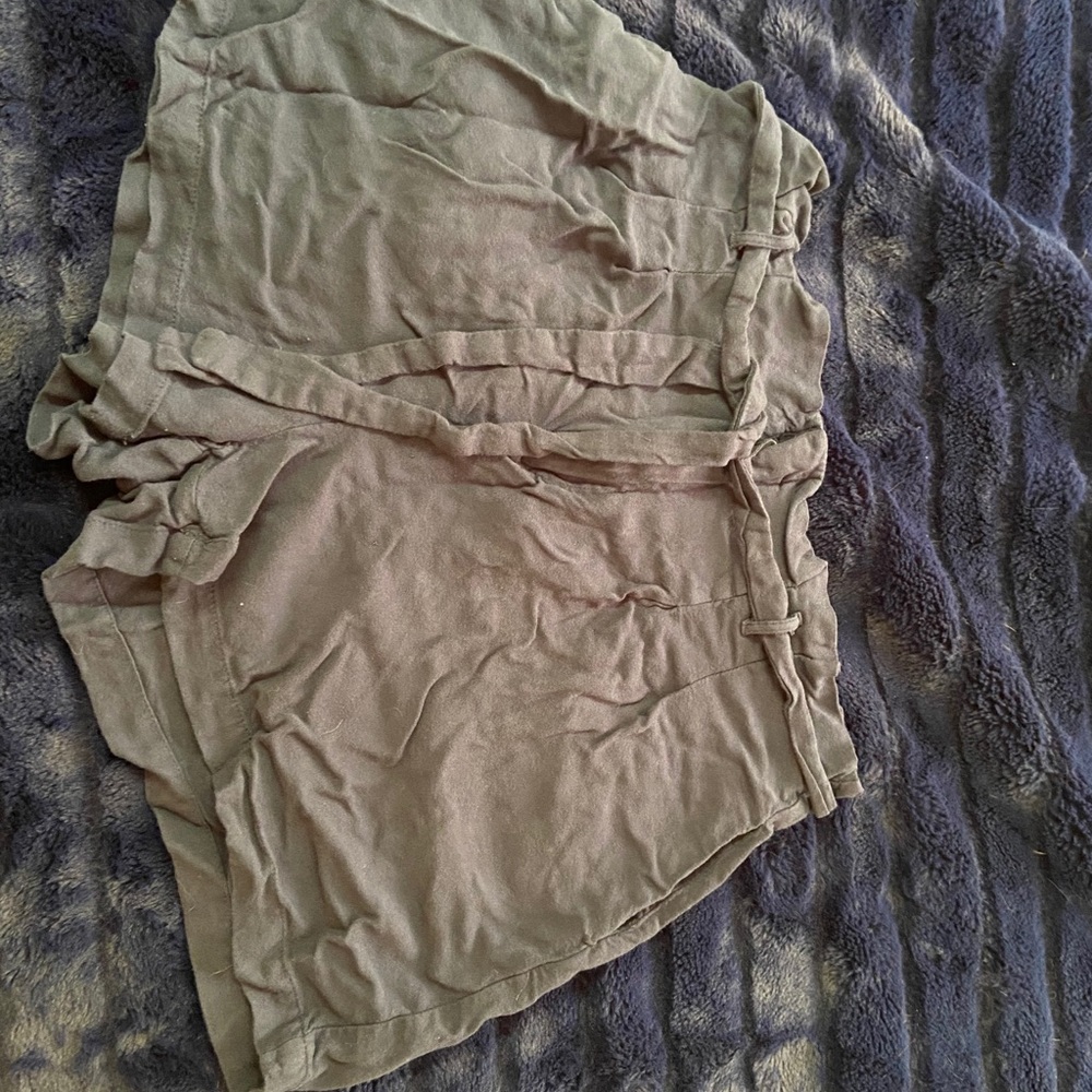 Blue pleated shorts